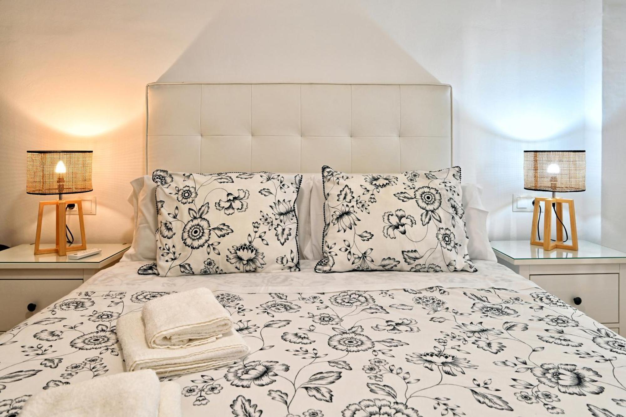 Love Rent4 Malaga Rafa Екстер'єр фото